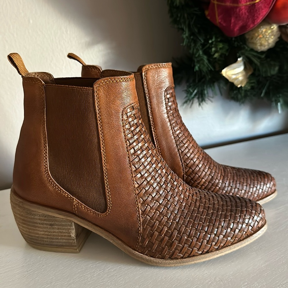 Leather ankle boots excellent condition